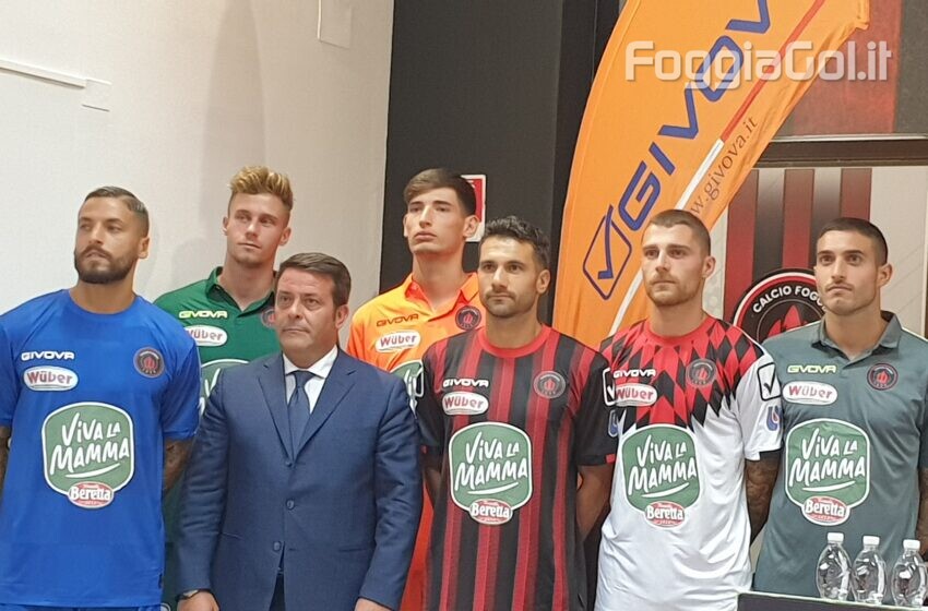  È “festa” allo Zaccheria, il Calcio Foggia presenta le nuove maglie