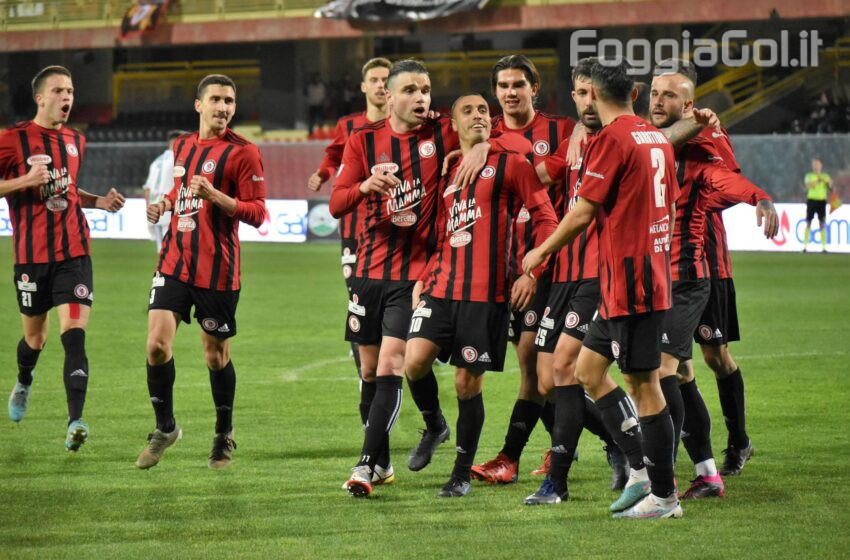  Foggia, a Crotone con la grinta, la voglia di soffrire e la carica dei cinquecento