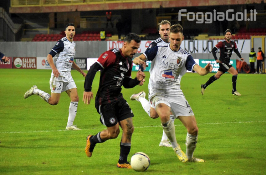  Il Foggia pareggia tra i fischi